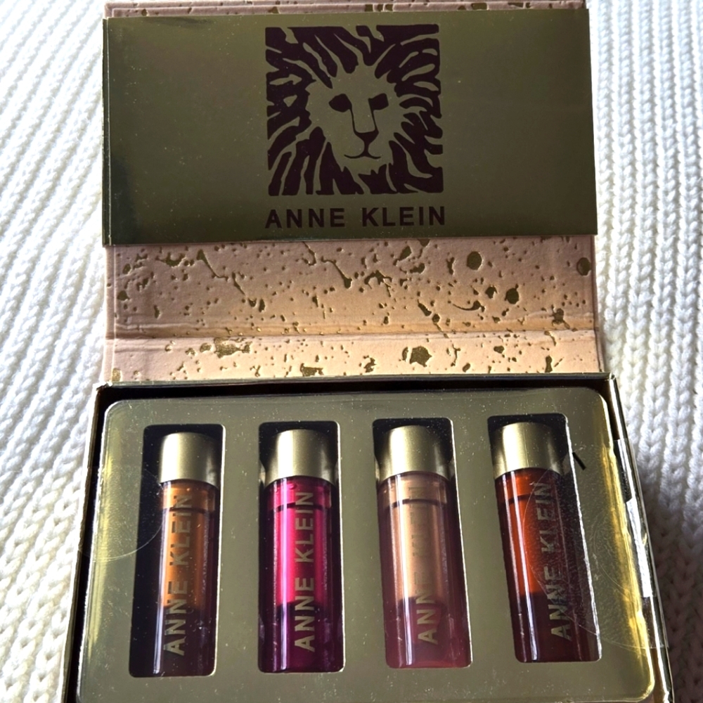Anne Klein Lipstick Collection